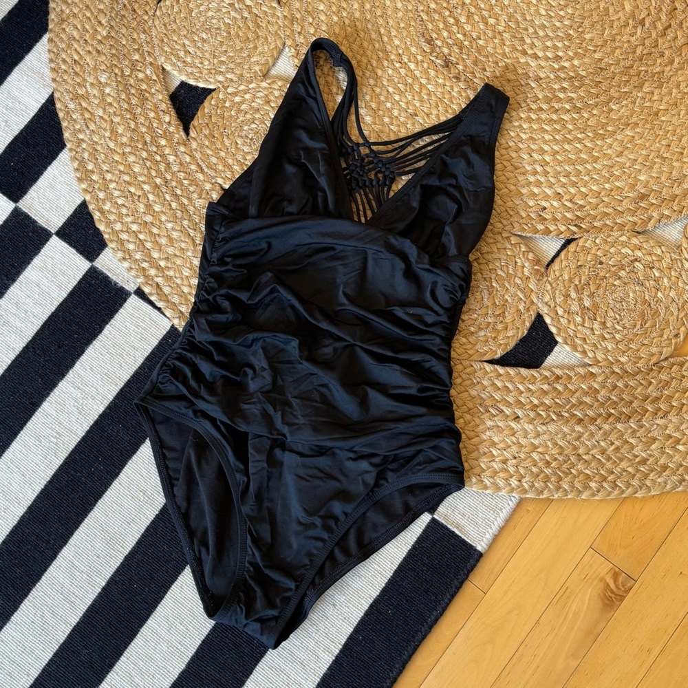 Apt. 9 Elegant Black Swimwear